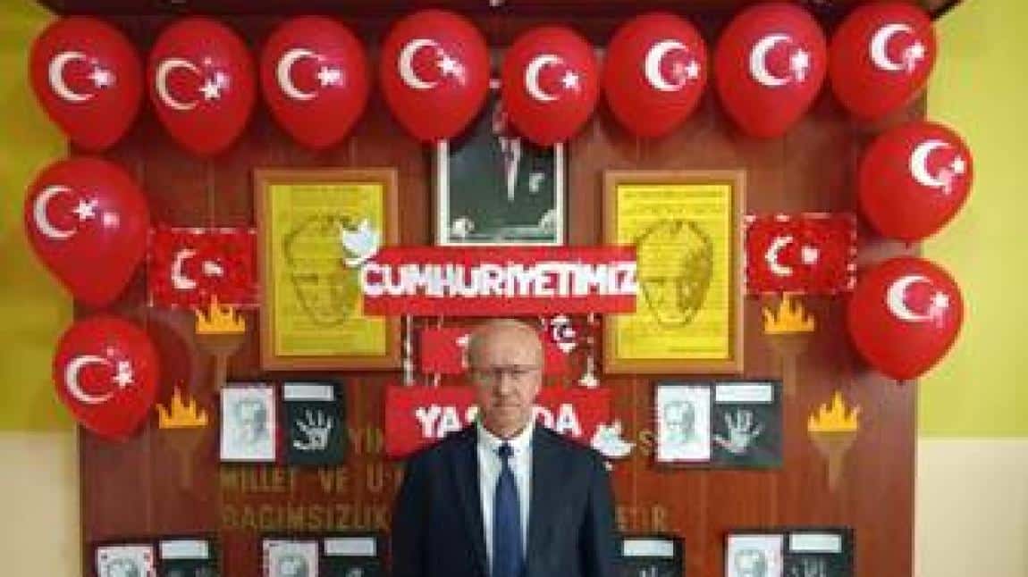Okul Müdürümüz Sedat ER'in 29 Ekim Cumhuriyet Bayramı Kutlama Mesajı